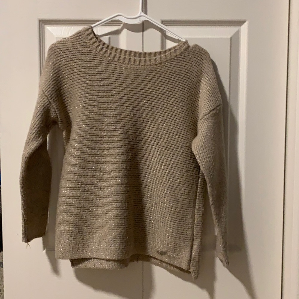 Knit buttoned sweater
